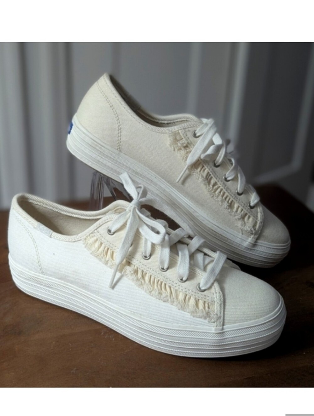 Keds Cream Canvas Sneakers Fringe Detail Athletic Shoes Sz 8 Excel Used Cond